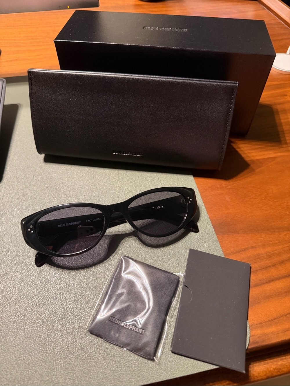 Blue Elephant Jenner Sunglasses (Black)